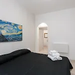 Travelershome 170 Station Street Couette-café 3*