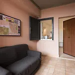Travelershome 170 Station Street 3*
