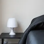 Couette-café Travelershome 170 Station Street 3*