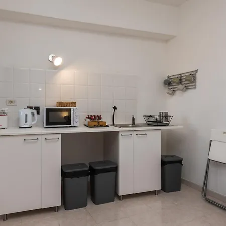 Travelershome 170 Station Street Bed & Breakfast Ciampino