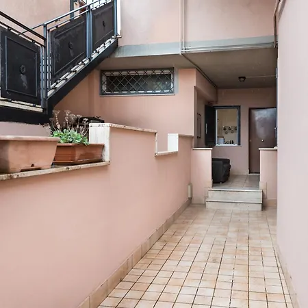 Travelershome 170 Station Street