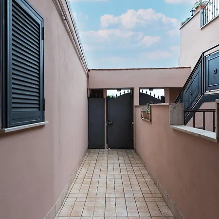 Travelershome 170 Station Street Bed and breakfast Ciampino