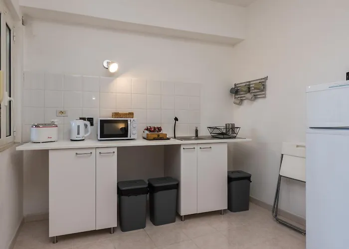 Travelershome 170 Station Street Bed and breakfast Ciampino