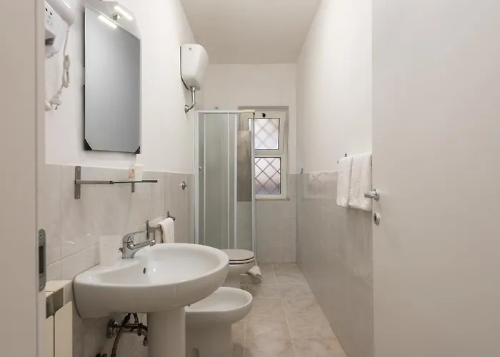 Travelershome 170 Station Street 3*